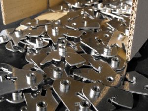 ntm-ribaditura ntm-ntmsas-lavorazioni-metalliche-tecnologie-conto terzi-conto proprio-lamiere-stampi-prototipi-filettatura-ribaditura-assemblaggio